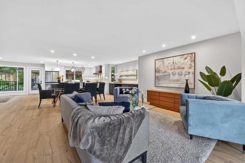 9007 33 Avenue Nw, Calgary, AB 