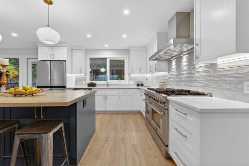 9007 33 Avenue Nw, Calgary, AB 
