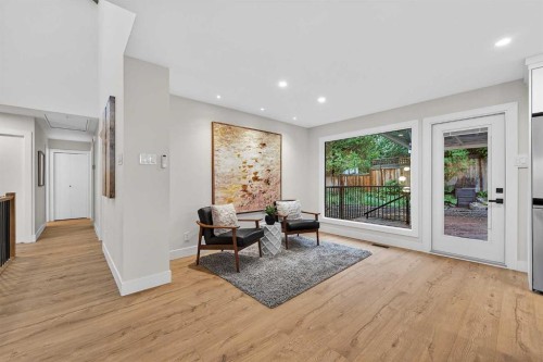 9007 33 Avenue Nw, Calgary, AB 