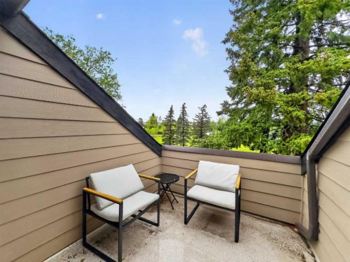 9007 33 Avenue Nw, Calgary, AB 