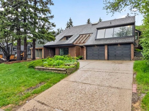 9007 33 Avenue Nw, Calgary, AB 