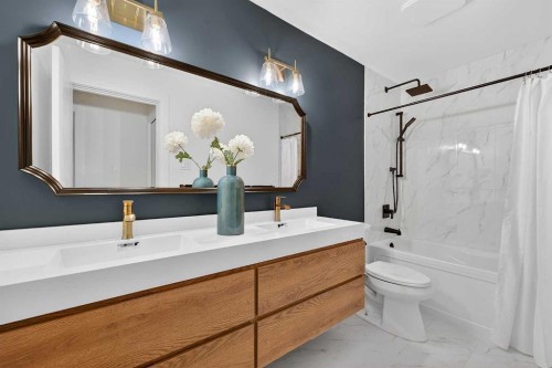 9007 33 Avenue Nw, Calgary, AB 