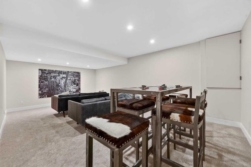 9007 33 Avenue Nw, Calgary, AB 