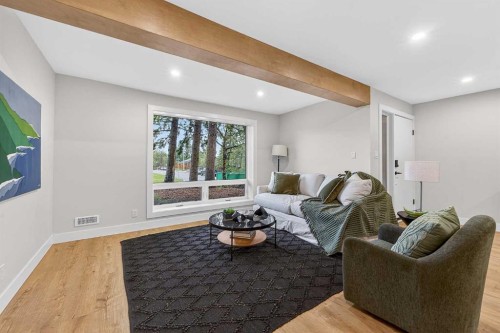 9007 33 Avenue Nw, Calgary, AB 