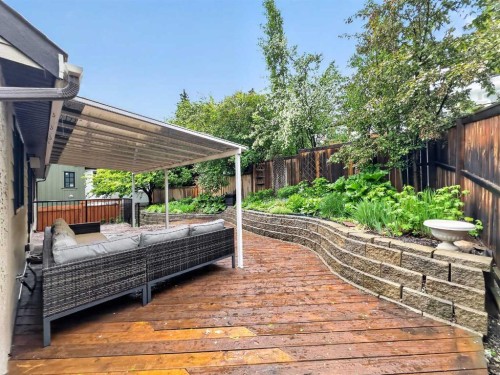 9007 33 Avenue Nw, Calgary, AB 