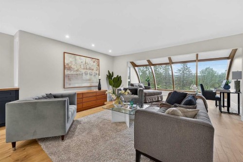 9007 33 Avenue Nw, Calgary, AB 