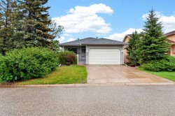 28 Shawfield Way SW Calgary, AB T2Y 2X9