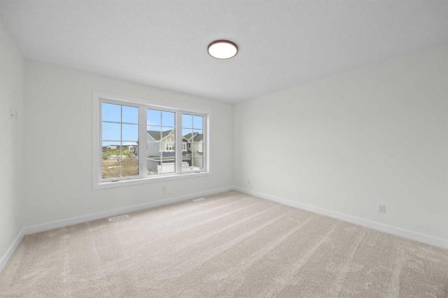 41 Hotchkiss Gardens Se, Calgary, AB - Indoor Photo Showing Other Room