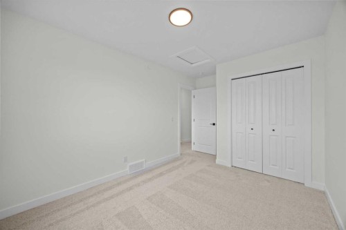 41 Hotchkiss Gardens Se, Calgary, AB - Indoor
