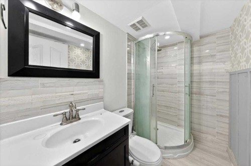 6979 Laguna Way Ne, Calgary, AB - Indoor Photo Showing Bathroom