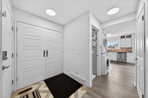 6979 Laguna Way Ne, Calgary, AB - Indoor