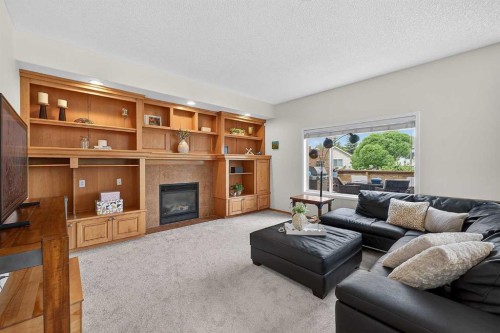 36 Somerside Bay Sw, Calgary, AB 