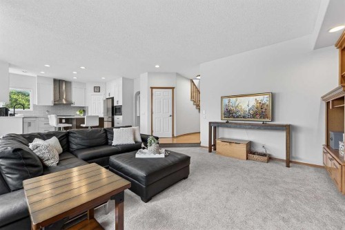 36 Somerside Bay Sw, Calgary, AB 