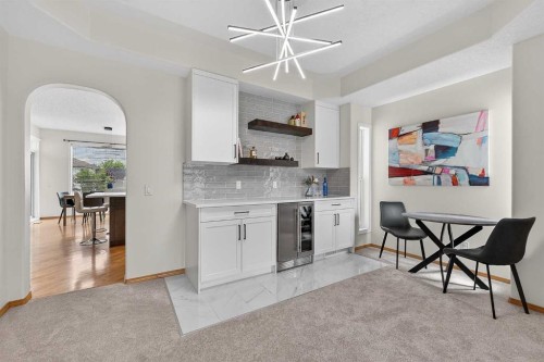 36 Somerside Bay Sw, Calgary, AB 