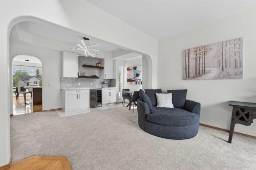 36 Somerside Bay Sw, Calgary, AB 