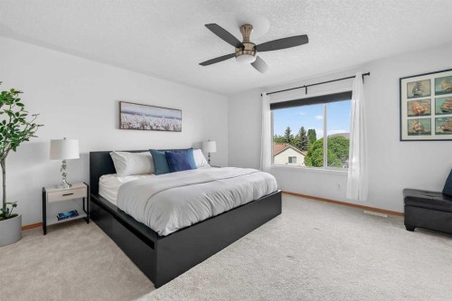 36 Somerside Bay Sw, Calgary, AB 