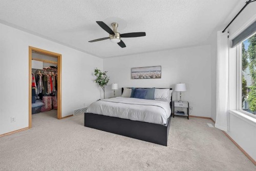 36 Somerside Bay Sw, Calgary, AB 