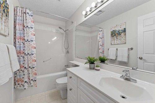 36 Somerside Bay Sw, Calgary, AB 