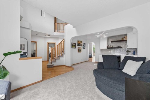 36 Somerside Bay Sw, Calgary, AB 
