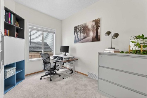 36 Somerside Bay Sw, Calgary, AB 