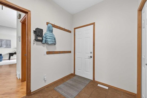 36 Somerside Bay Sw, Calgary, AB 