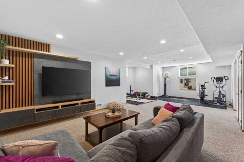 36 Somerside Bay Sw, Calgary, AB 