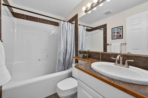 36 Somerside Bay Sw, Calgary, AB 