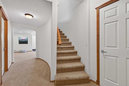 36 Somerside Bay Sw, Calgary, AB 