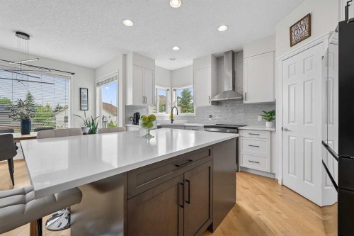 36 Somerside Bay Sw, Calgary, AB 