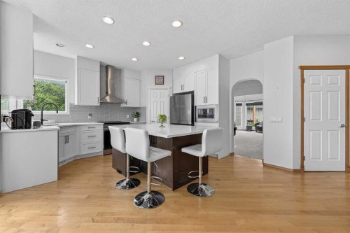 36 Somerside Bay Sw, Calgary, AB 