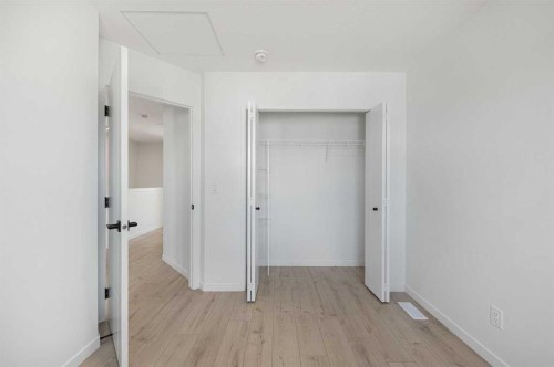 260 Belmont Boulevard Sw, Calgary, AB - Indoor Photo Showing Other Room