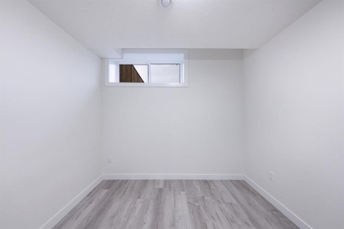 260 Belmont Boulevard Sw, Calgary, AB - Indoor Photo Showing Other Room