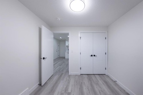 260 Belmont Boulevard Sw, Calgary, AB - Indoor Photo Showing Other Room