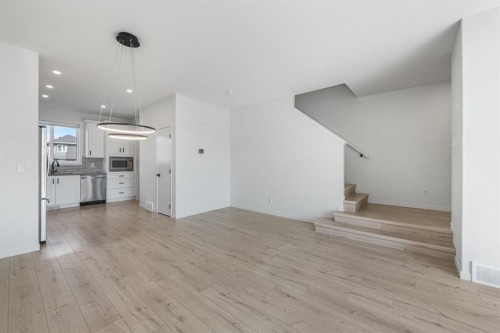 260 Belmont Boulevard Sw, Calgary, AB - Indoor