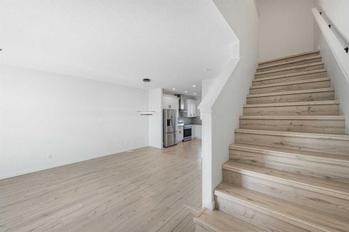 260 Belmont Boulevard Sw, Calgary, AB - Indoor Photo Showing Other Room