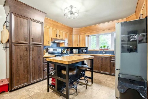 723 5 Avenue Sw, High River, AB - Indoor Photo Showing Kitchen