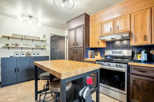 723 5 Avenue Sw, High River, AB - Indoor Photo Showing Kitchen