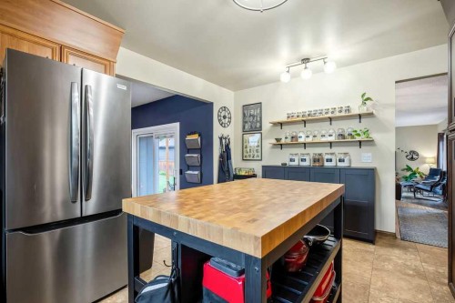 723 5 Avenue Sw, High River, AB - Indoor Photo Showing Other Room