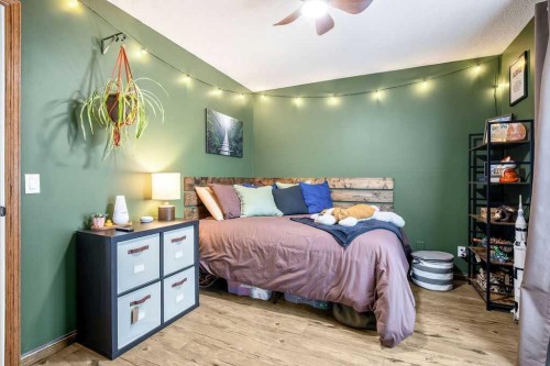 723 5 Avenue Sw, High River, AB - Indoor Photo Showing Bedroom