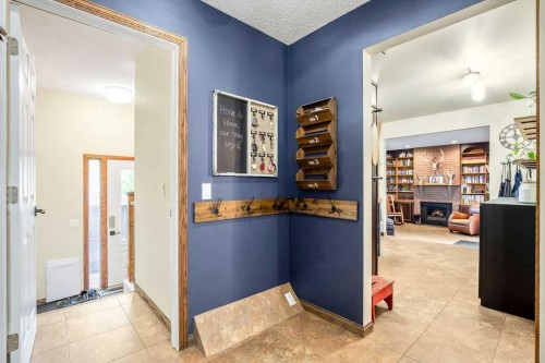 723 5 Avenue Sw, High River, AB - Indoor Photo Showing Other Room