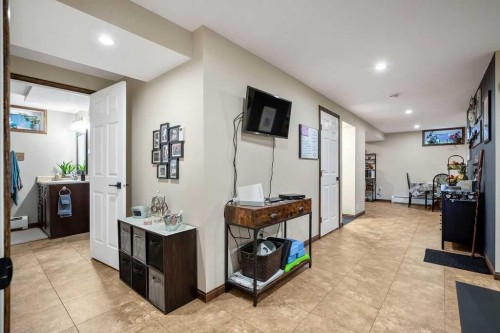 723 5 Avenue Sw, High River, AB - Indoor