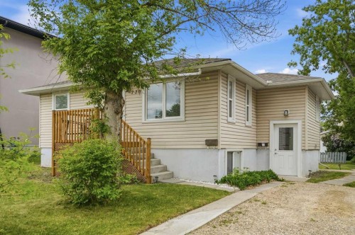 720 69 Avenue Sw, Calgary, AB 