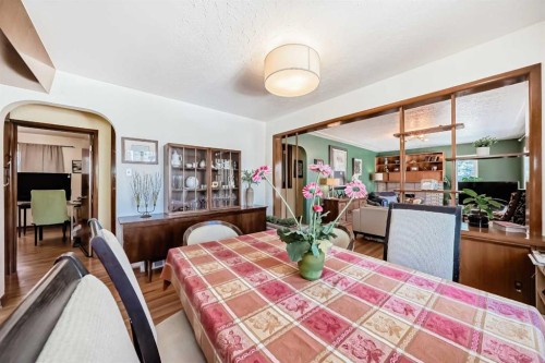 3604 Parkhill Street Sw, Calgary, AB - Indoor Photo Showing Dining Room