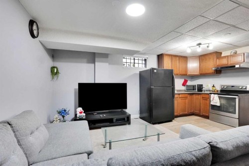 133 Martinglen Way Ne, Calgary, AB - Indoor Photo Showing Other Room