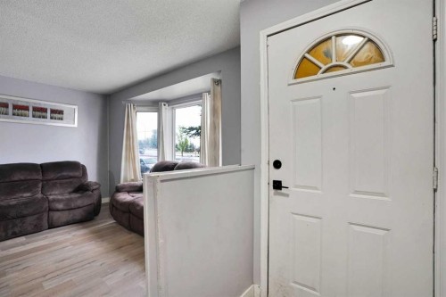 133 Martinglen Way Ne, Calgary, AB - Indoor Photo Showing Other Room