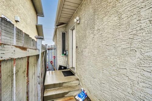 133 Martinglen Way Ne, Calgary, AB - Outdoor