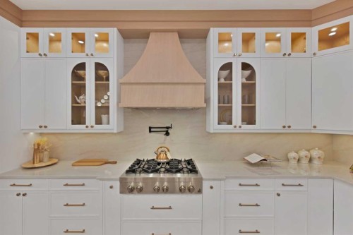 2221 Halifax Crescent Nw, Calgary, AB - Indoor Photo Showing Kitchen