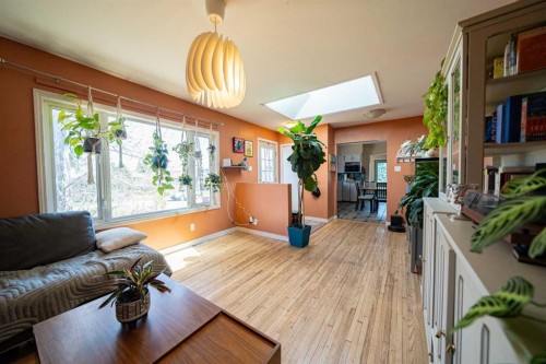 4627 29 Avenue Nw, Calgary, AB - Indoor