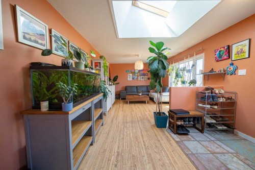 4627 29 Avenue Nw, Calgary, AB - Indoor Photo Showing Other Room