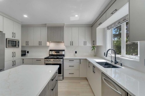 33 Edgevalley Way Nw, Calgary, AB 